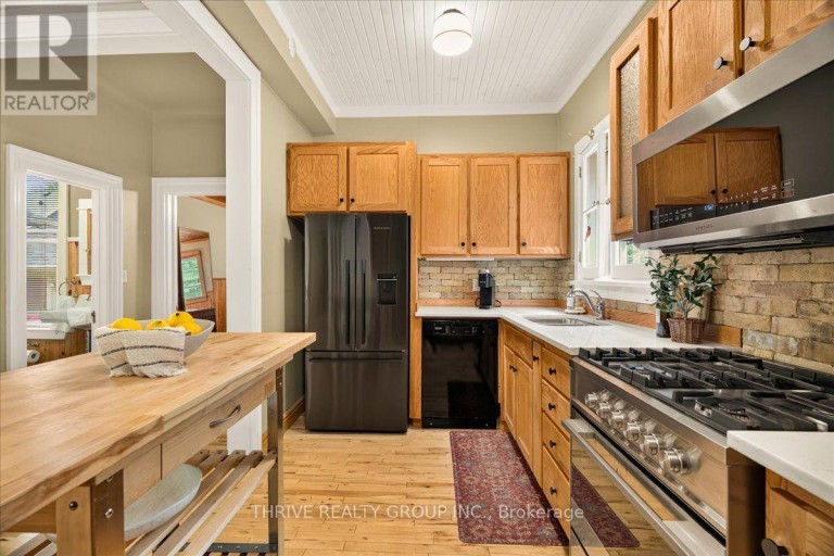 41 VICTOR STREET, London South (South F), Ontario, N6C1B8