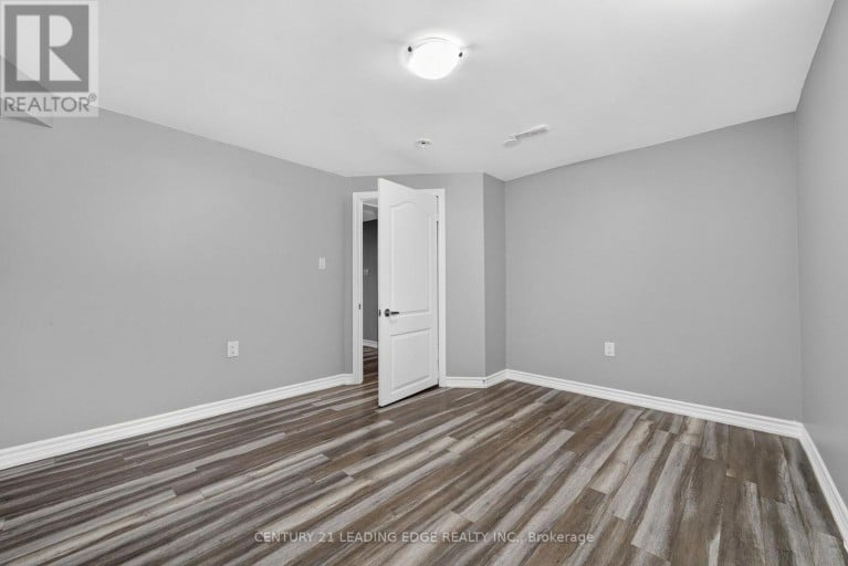 382 FAIRLAWN STREET, Oshawa (McLaughlin), Ontario, L1J4R3