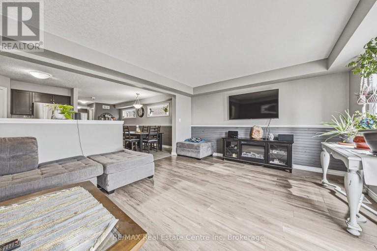 93 COULING CRESCENT, Guelph (Grange Road), Ontario, N1E0J8