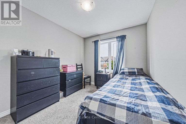93 COULING CRESCENT, Guelph (Grange Road), Ontario, N1E0J8