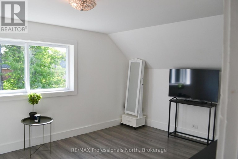 14 PRINCESS STREET, Huntsville, Ontario, P1H1P2