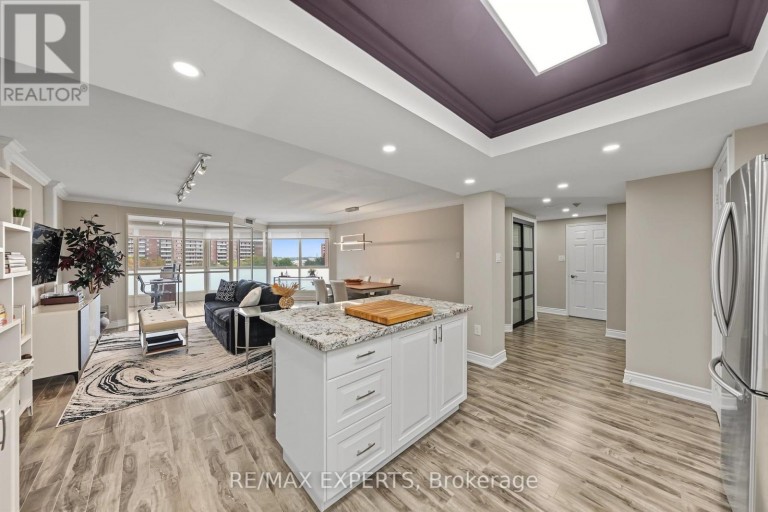 605 - 5 WELDRICK ROAD W, Richmond Hill (North Richvale), Ontario, L4C8S9