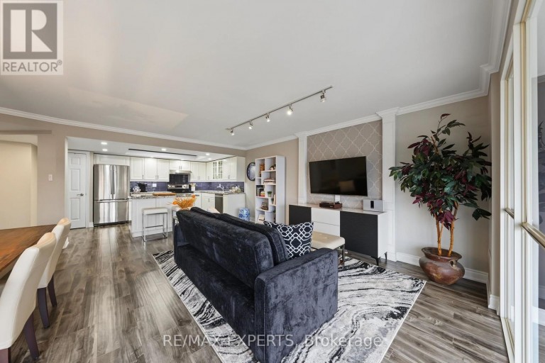 605 - 5 WELDRICK ROAD W, Richmond Hill (North Richvale), Ontario, L4C8S9