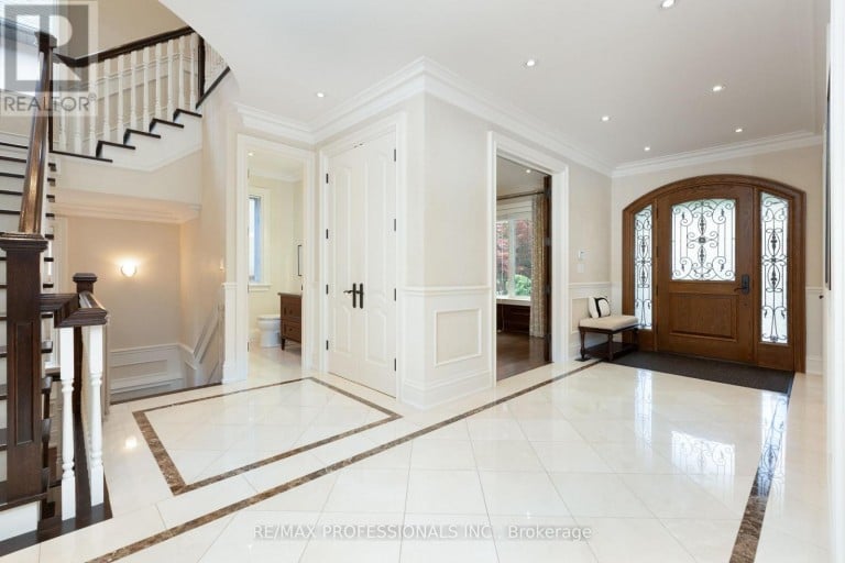 18 HILLCROFT DRIVE, Toronto (Islington-City Centre West), Ontario, M9B4X5