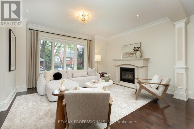 18 HILLCROFT DRIVE, Toronto (Islington-City Centre West), Ontario, M9B4X5