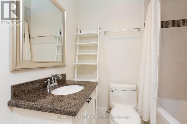 18 HILLCROFT DRIVE, Toronto (Islington-City Centre West), Ontario, M9B4X5
