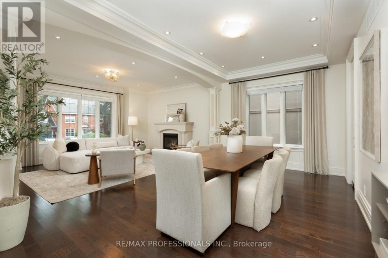 18 HILLCROFT DRIVE, Toronto (Islington-City Centre West), Ontario, M9B4X5
