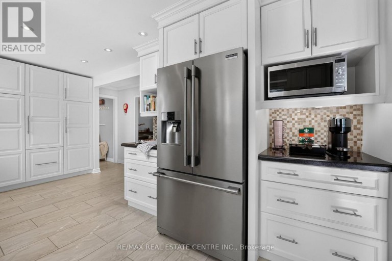 403 ISABELLA AVENUE, Mississauga (Cooksville), Ontario, L5B2K2