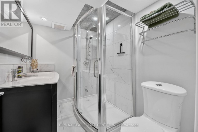 403 ISABELLA AVENUE, Mississauga (Cooksville), Ontario, L5B2K2