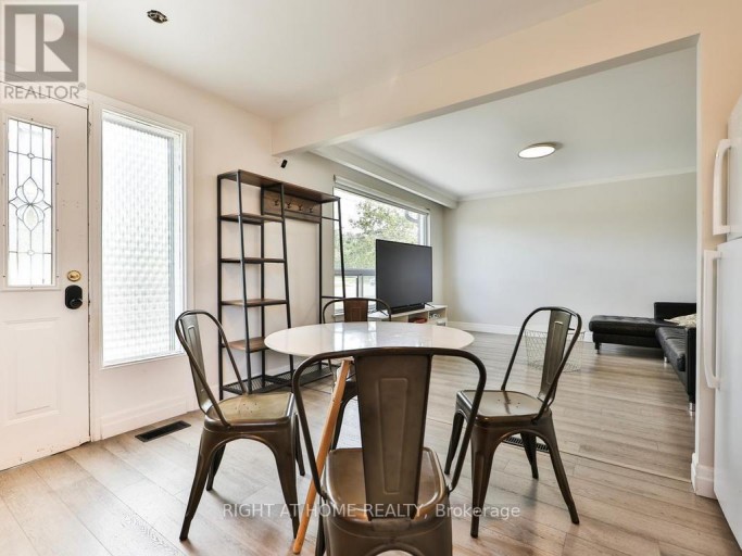 3174 WESTON ROAD, Toronto (Humbermede), Ontario, M9M2T6