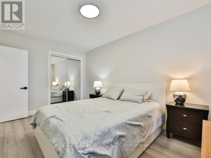 3174 WESTON ROAD, Toronto (Humbermede), Ontario, M9M2T6