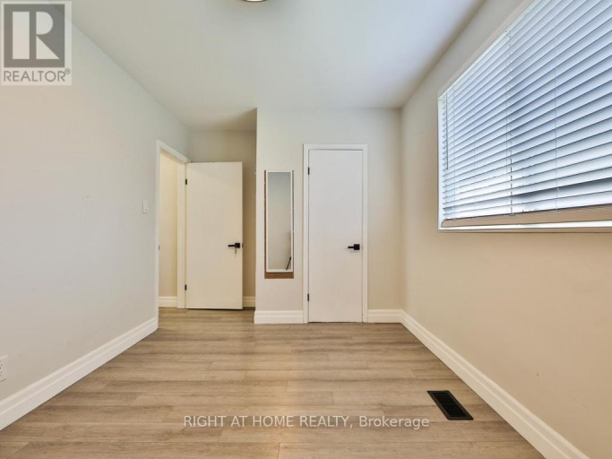 3174 WESTON ROAD, Toronto (Humbermede), Ontario, M9M2T6