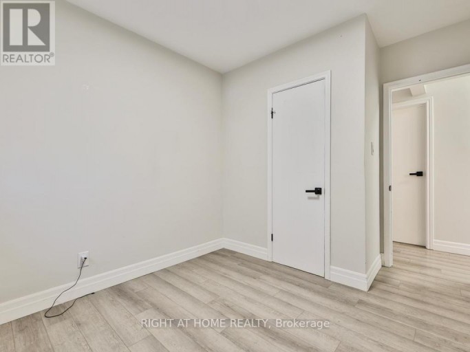 3174 WESTON ROAD, Toronto (Humbermede), Ontario, M9M2T6