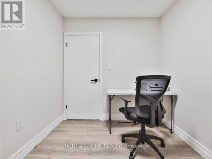 3174 WESTON ROAD, Toronto (Humbermede), Ontario, M9M2T6