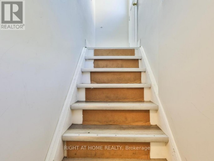 3174 WESTON ROAD, Toronto (Humbermede), Ontario, M9M2T6
