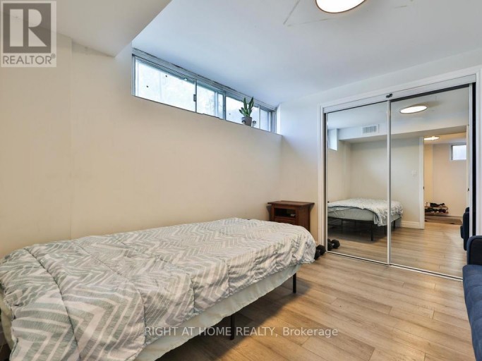 3174 WESTON ROAD, Toronto (Humbermede), Ontario, M9M2T6