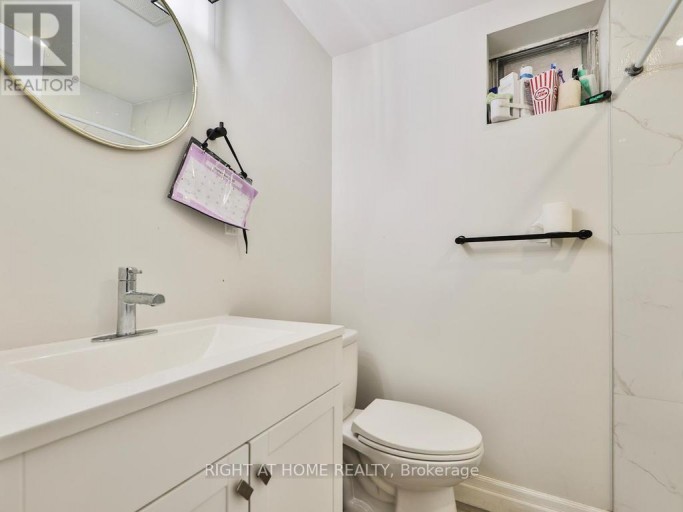3174 WESTON ROAD, Toronto (Humbermede), Ontario, M9M2T6