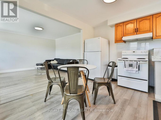 3174 WESTON ROAD, Toronto (Humbermede), Ontario, M9M2T6