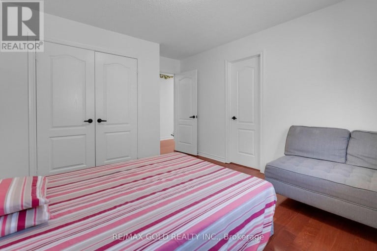 39 DARREN ROAD, Brampton (Vales of Castlemore North), Ontario, L6P1Z5
