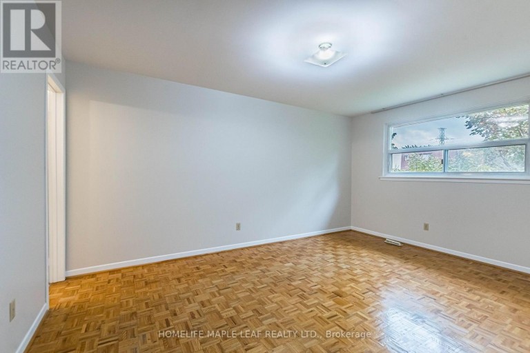 16 ZEALAND ROAD, Toronto (Willowridge-Martingrove-Richview), Ontario, M9R3W4