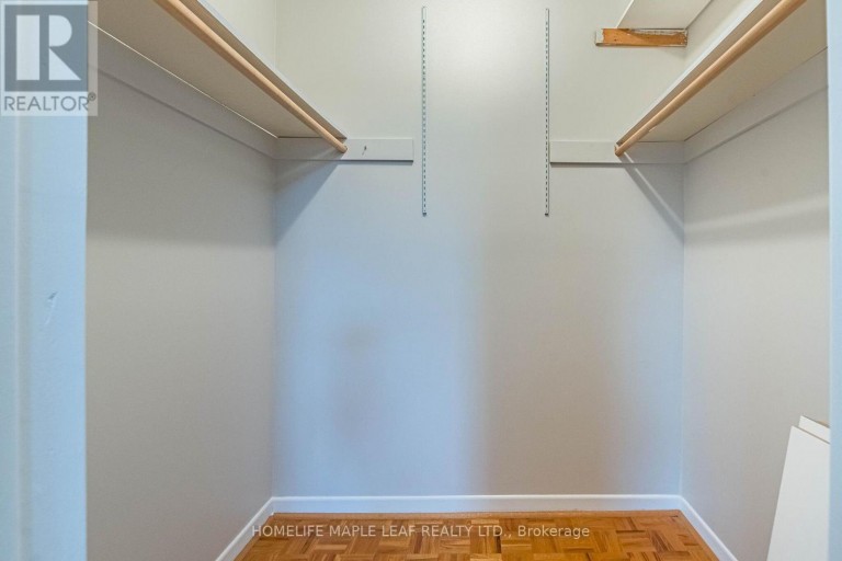 16 ZEALAND ROAD, Toronto (Willowridge-Martingrove-Richview), Ontario, M9R3W4