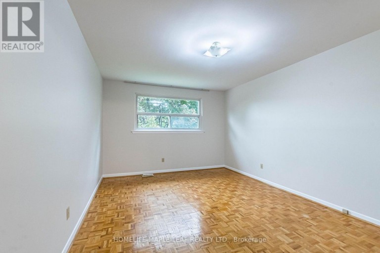 16 ZEALAND ROAD, Toronto (Willowridge-Martingrove-Richview), Ontario, M9R3W4