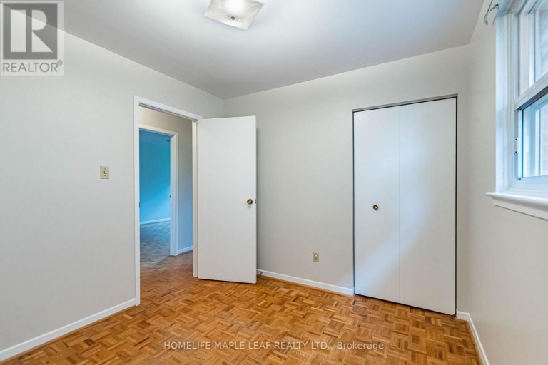 16 ZEALAND ROAD, Toronto (Willowridge-Martingrove-Richview), Ontario, M9R3W4