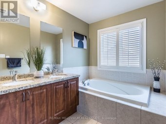 172 PEFFERLAW CIRCLE Brampton (Bram West) Ontario photo 22