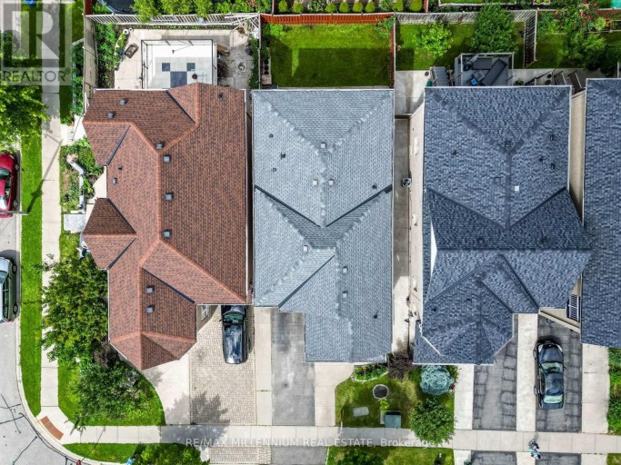 172 PEFFERLAW CIRCLE, Brampton (Bram West), Ontario, L6Y0L2