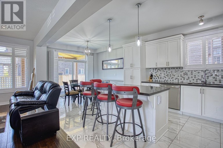 17 NARBONNE CRESCENT, Hamilton (Stoney Creek Mountain), Ontario, L8J0J7