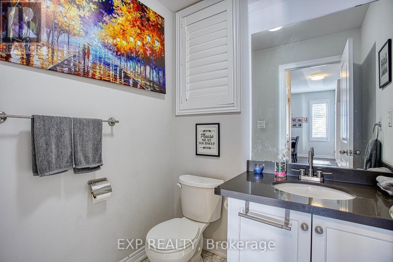 17 NARBONNE CRESCENT, Hamilton (Stoney Creek Mountain), Ontario, L8J0J7