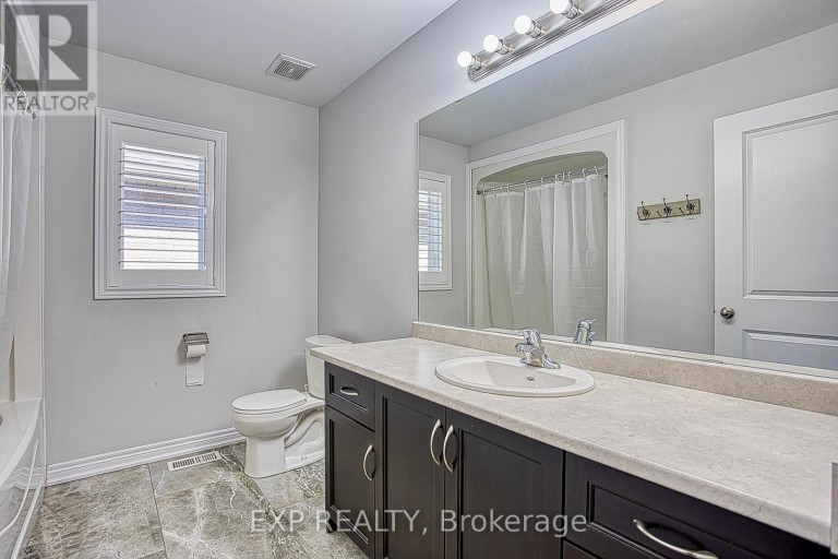 17 NARBONNE CRESCENT, Hamilton (Stoney Creek Mountain), Ontario, L8J0J7