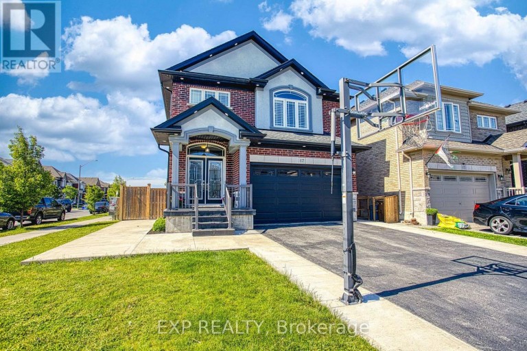 17 NARBONNE CRESCENT, Hamilton (Stoney Creek Mountain), Ontario, L8J0J7