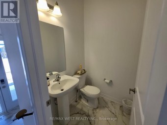 889 DOURO STREET Stratford Ontario photo 5