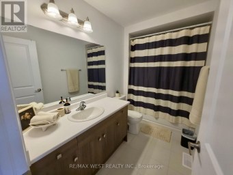 889 DOURO STREET Stratford Ontario photo 7