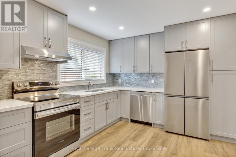 MAIN - 890 WELLER STREET, Peterborough (Monaghan Ward 2), Ontario, K9J4X8