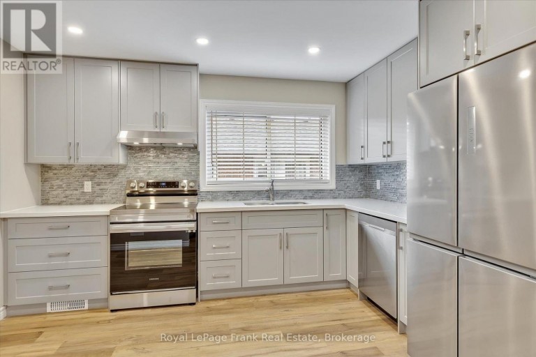 MAIN - 890 WELLER STREET, Peterborough (Monaghan Ward 2), Ontario, K9J4X8