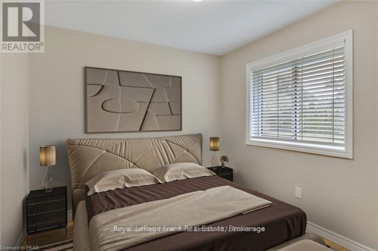 MAIN - 890 WELLER STREET, Peterborough (Monaghan Ward 2), Ontario, K9J4X8