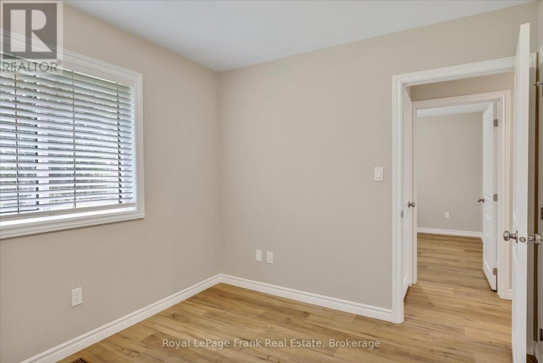 MAIN - 890 WELLER STREET, Peterborough (Monaghan Ward 2), Ontario, K9J4X8