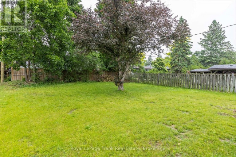 MAIN - 890 WELLER STREET, Peterborough (Monaghan Ward 2), Ontario, K9J4X8