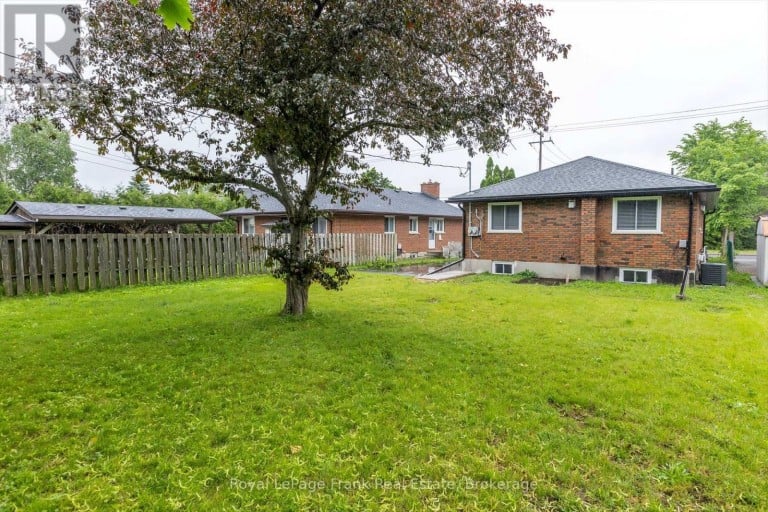 MAIN - 890 WELLER STREET, Peterborough (Monaghan Ward 2), Ontario, K9J4X8