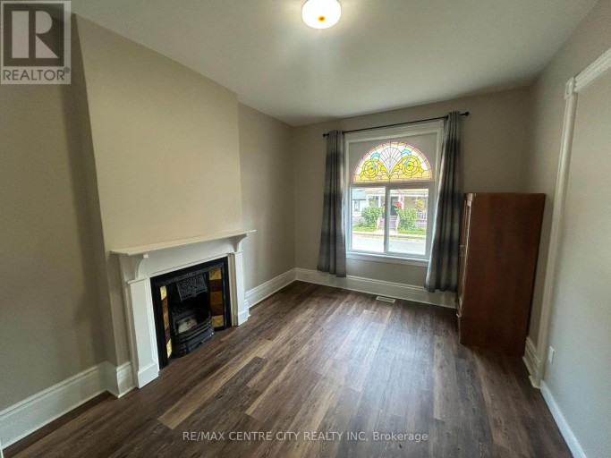40 QUEEN STREET, St. Thomas, Ontario, N5R3J2
