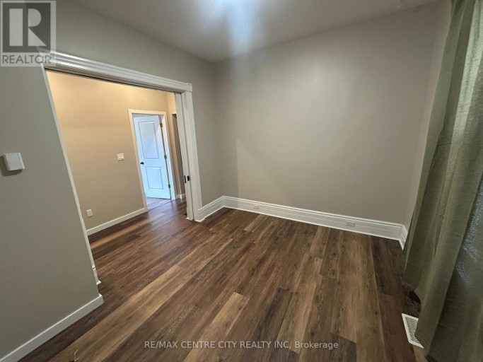 40 QUEEN STREET, St. Thomas, Ontario, N5R3J2