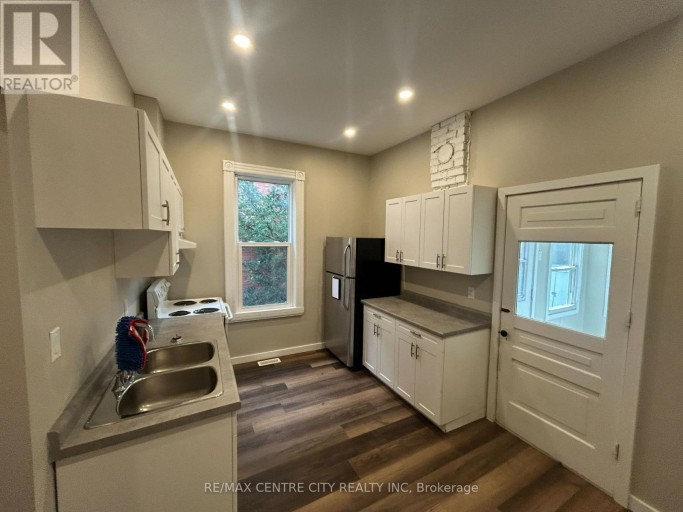 40 QUEEN STREET, St. Thomas, Ontario, N5R3J2