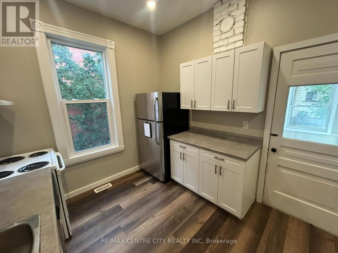 40 QUEEN STREET, St. Thomas, Ontario, N5R3J2
