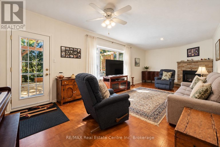 38 CALLANDER DRIVE, Guelph (St. George's), Ontario, N1E4H5
