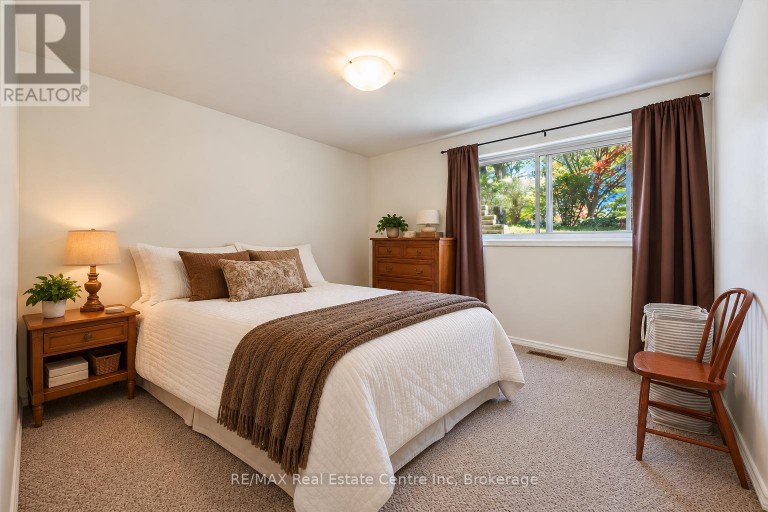 38 CALLANDER DRIVE, Guelph (St. George's), Ontario, N1E4H5