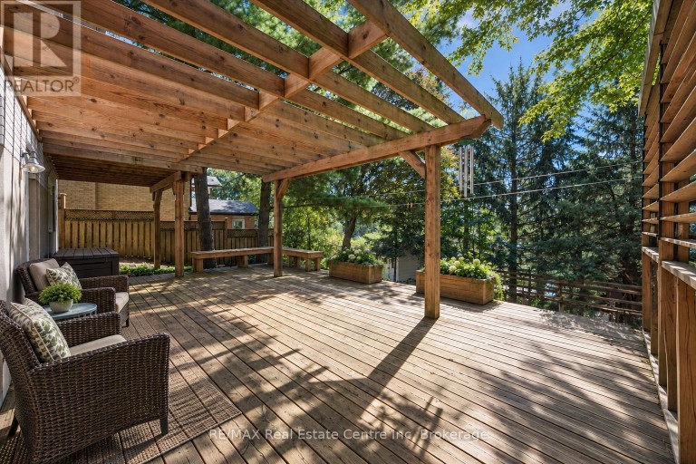 38 CALLANDER DRIVE, Guelph (St. George's), Ontario, N1E4H5