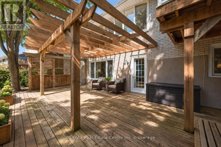 38 CALLANDER DRIVE, Guelph (St. George's), Ontario, N1E4H5