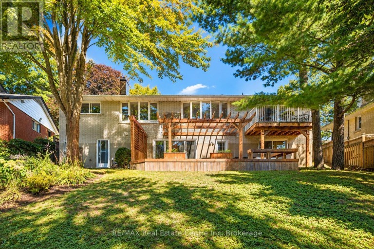 38 CALLANDER DRIVE, Guelph (St. George's), Ontario, N1E4H5